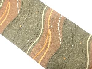 よろけ横段模様織り出し袋帯